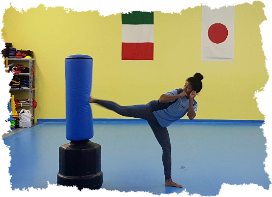 yoko geri kekomi calcio laterale spinto